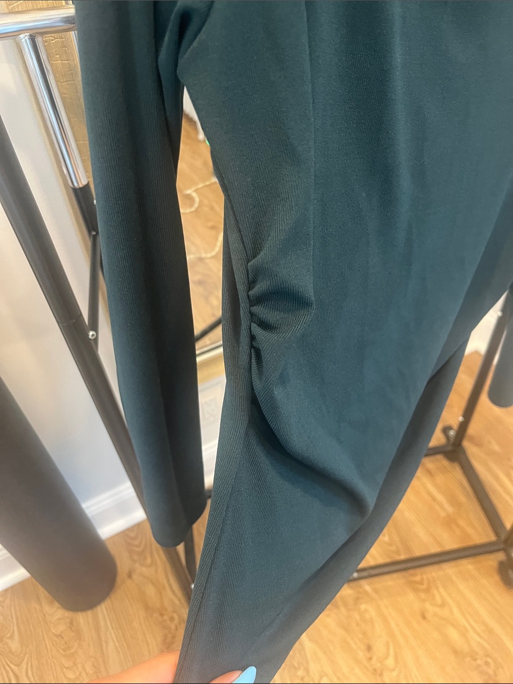 Gilli Ruched Long-Sleeve Top - Picture 4 of 5